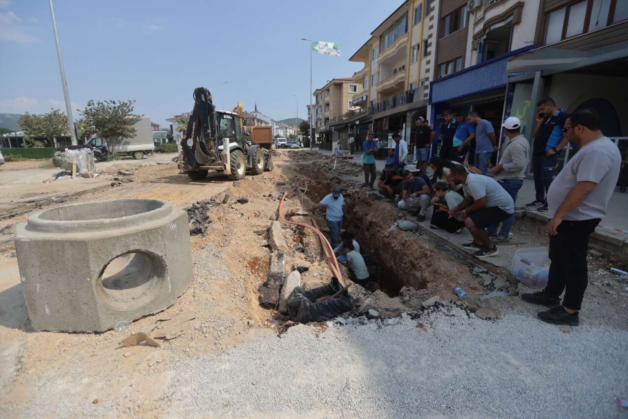 Kötekli’de Altyapı Kazısında Mezar Buluntuları Ortaya Çıktı Çalışmalar Geçici Olarak Durduruldu 3